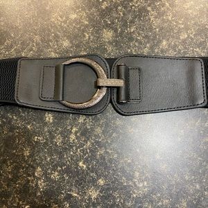 Wide elastic belt